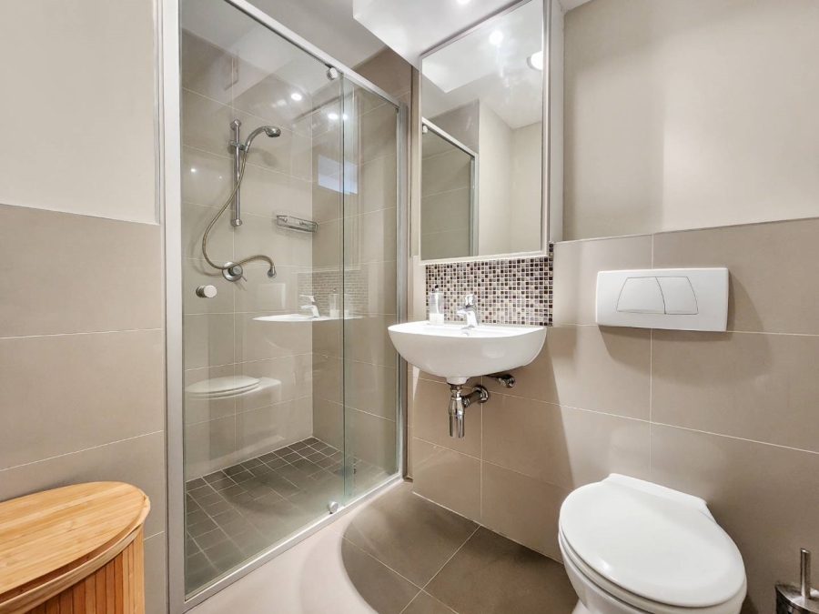 2 Bedroom Property for Sale in Sea Point Western Cape